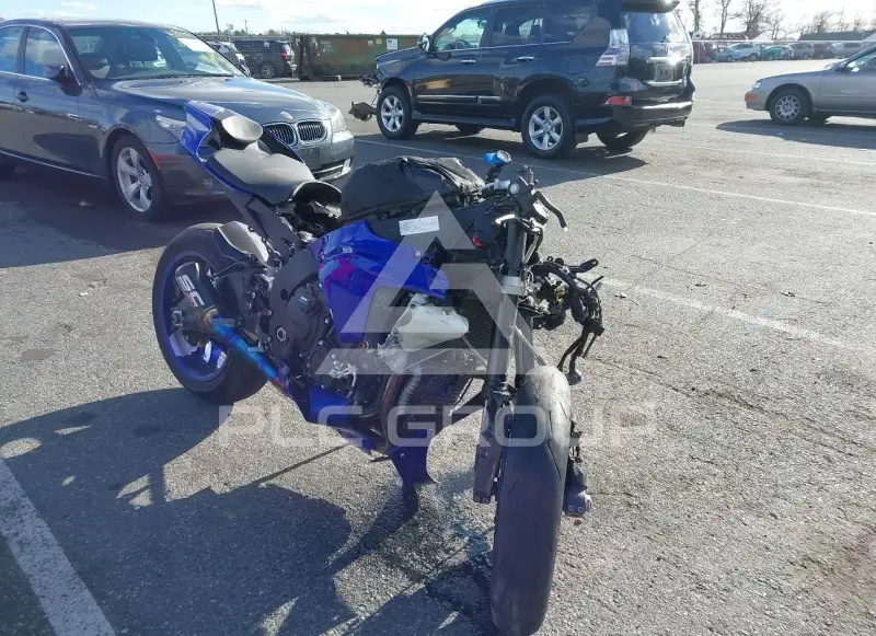2023 Yamaha YZF-R1 фото