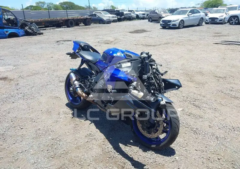 2023 Yamaha YZFR1 фото