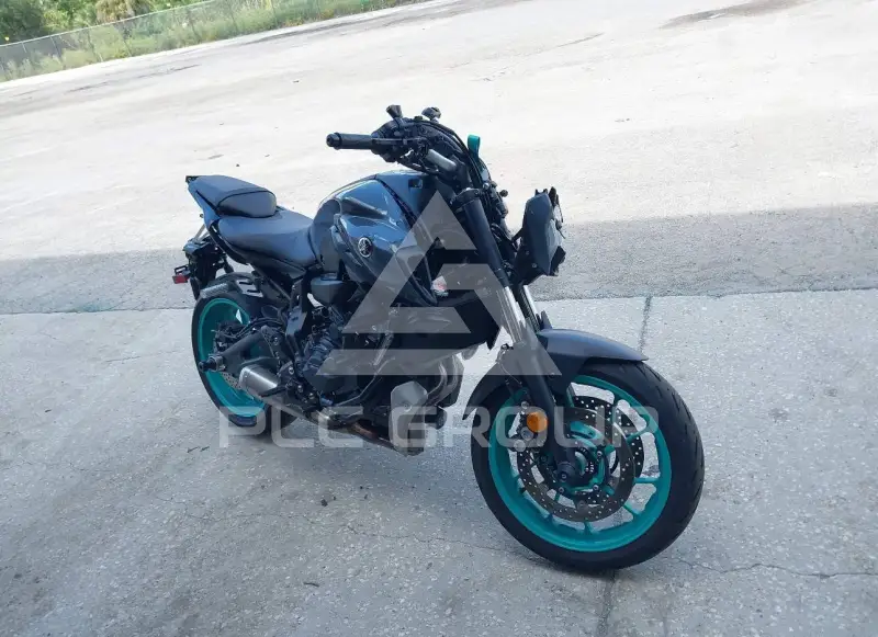 2023 Yamaha MT07 фото