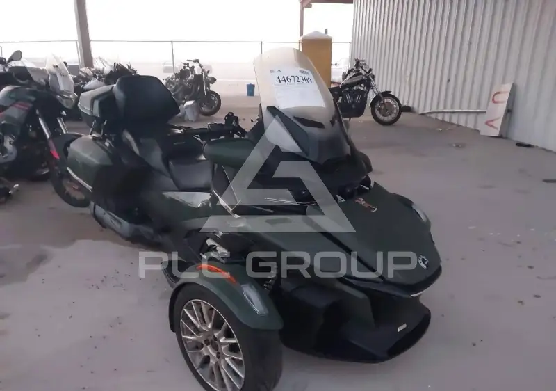 2023 Can-AM SPYDER фото