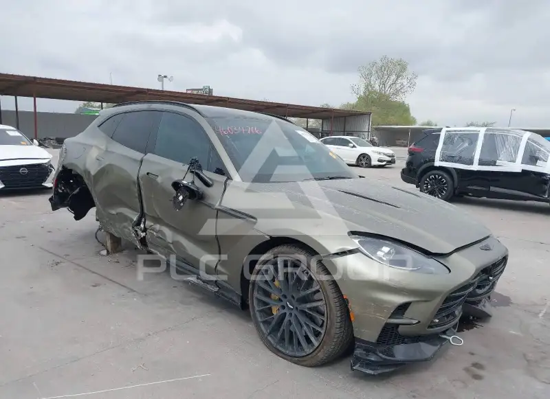 2023 Aston Martin DBX фото