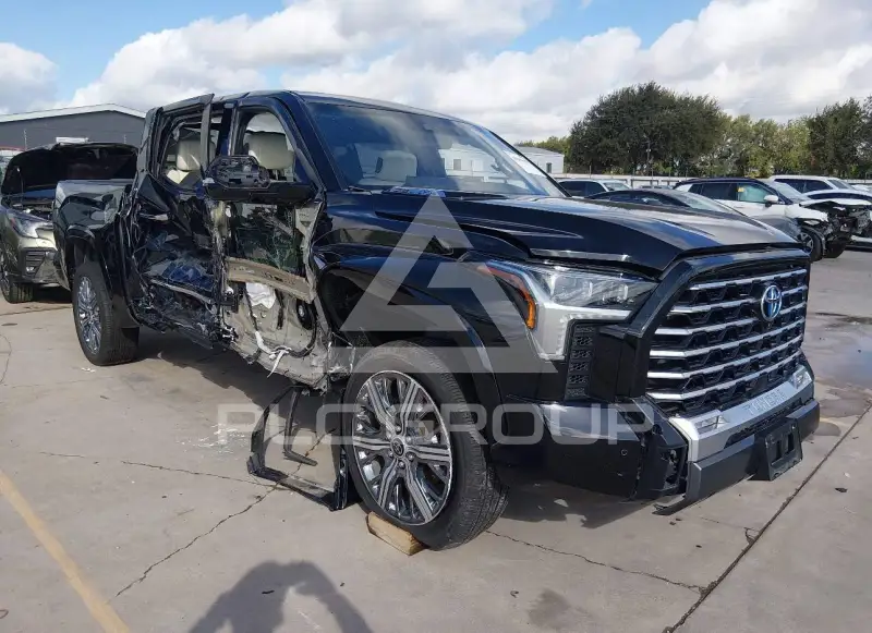 2023 Toyota TUNDRA фото