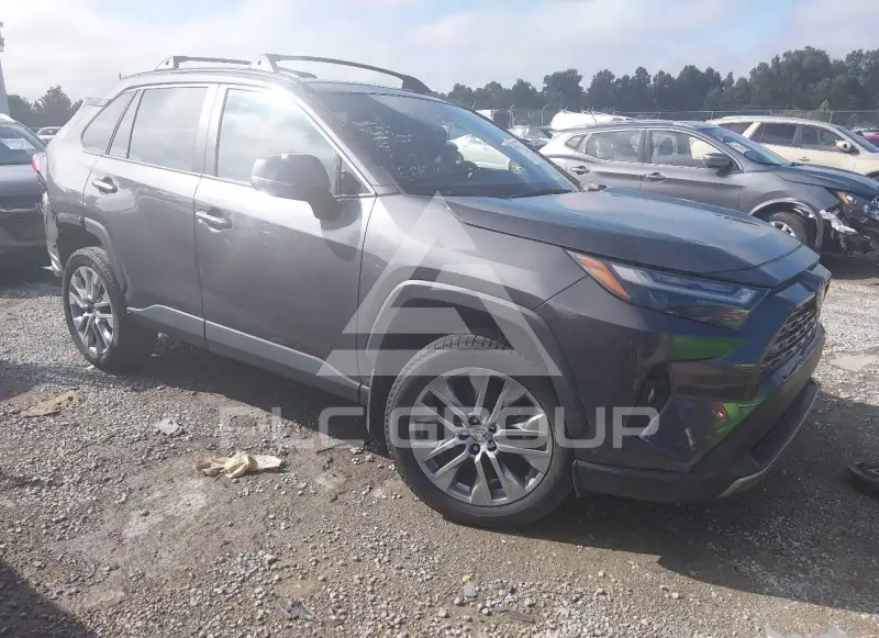 2023 Toyota RAV4 фото