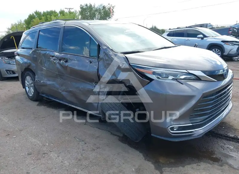 2023 Toyota SIENNA фото