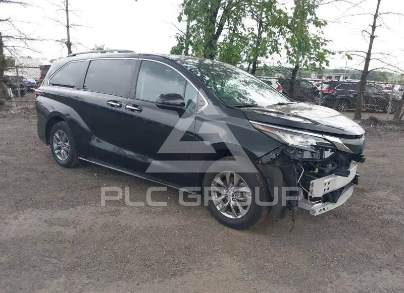 2023 Toyota SIENNA photo