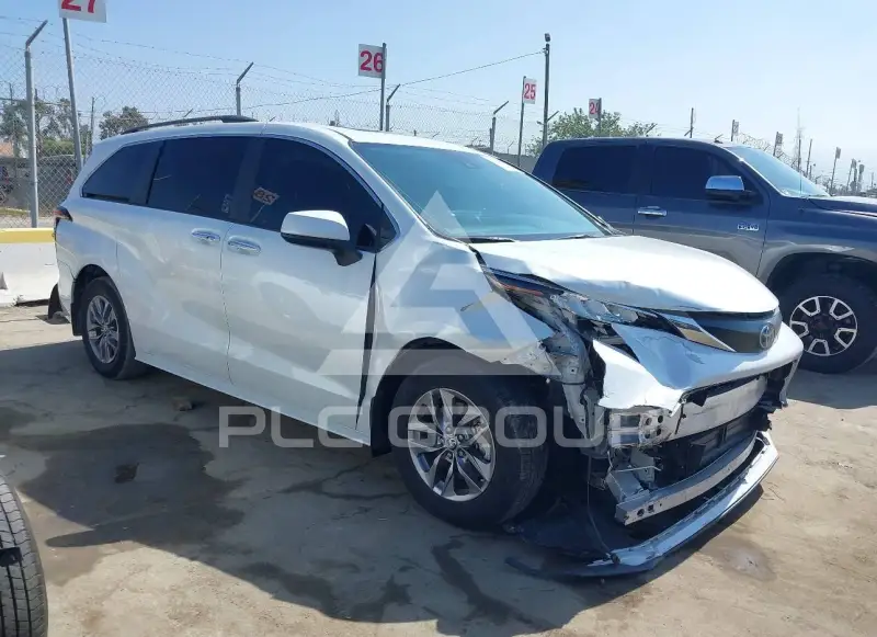 2023 Toyota SIENNA фото