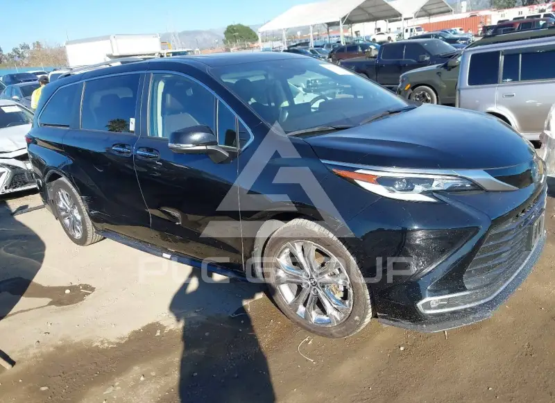 2023 Toyota SIENNA фото