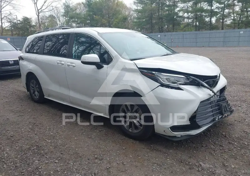2023 Toyota SIENNA photo