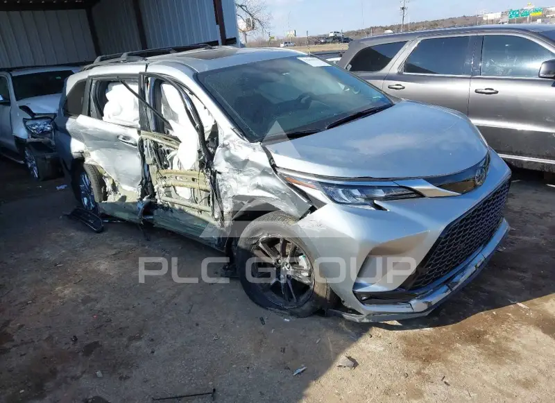 2023 Toyota SIENNA фото