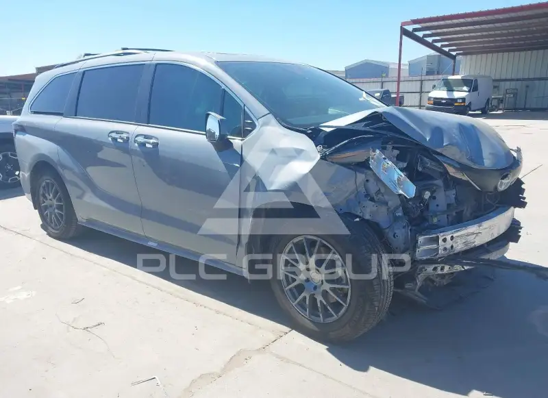 2023 Toyota SIENNA фото