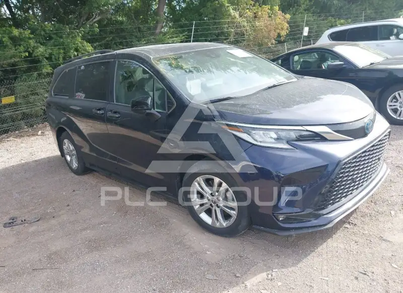 2023 Toyota SIENNA photo