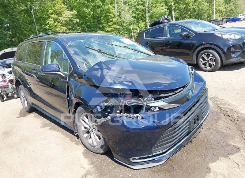 2023 Toyota SIENNA фото