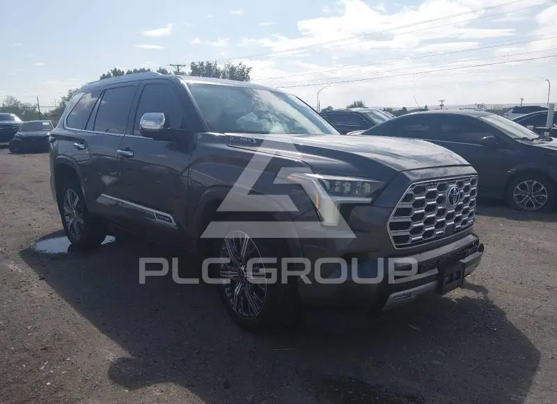 2023 Toyota SEQUOIA фото