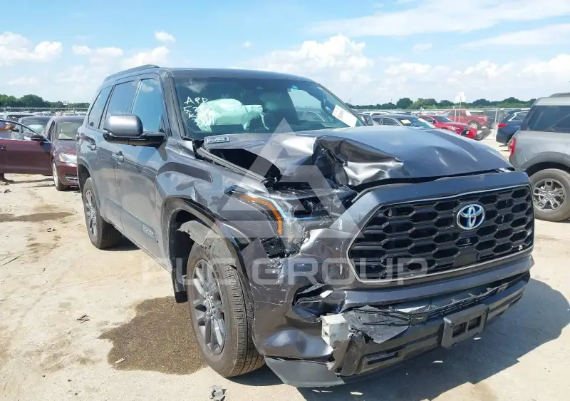 2023 Toyota SEQUOIA фото