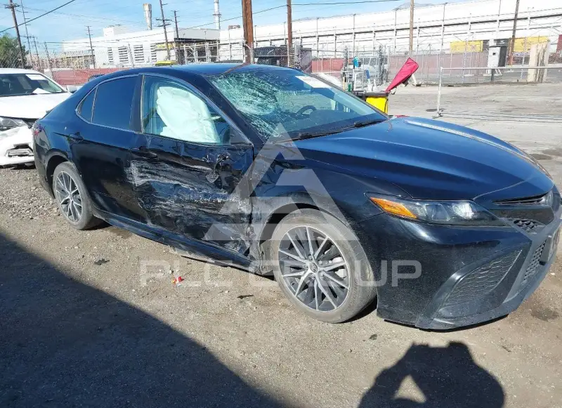 2023 Toyota CAMRY фото