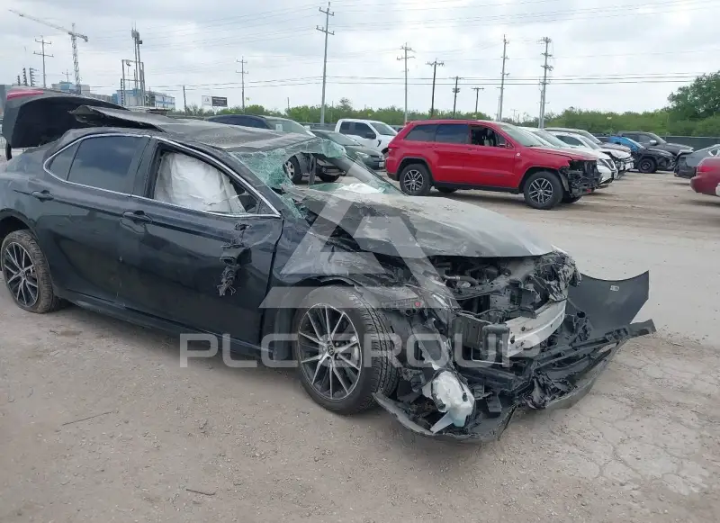 2023 Toyota CAMRY фото