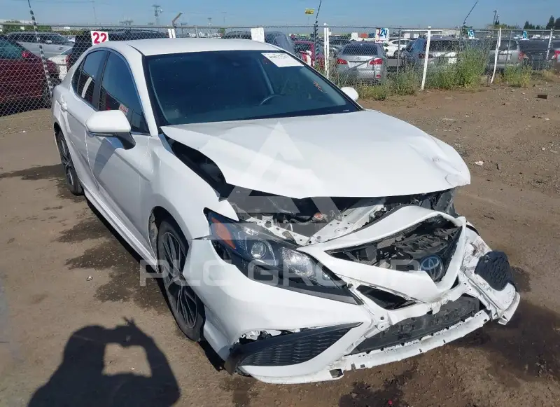 2023 Toyota CAMRY фото