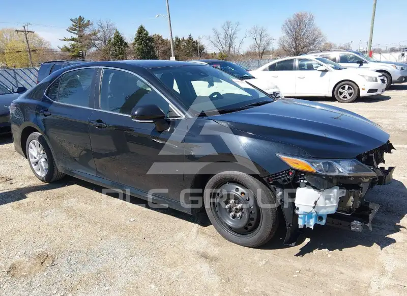 2023 Toyota CAMRY фото