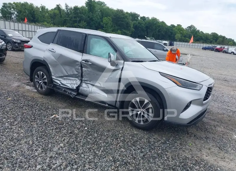 2023 Toyota Highlander фото