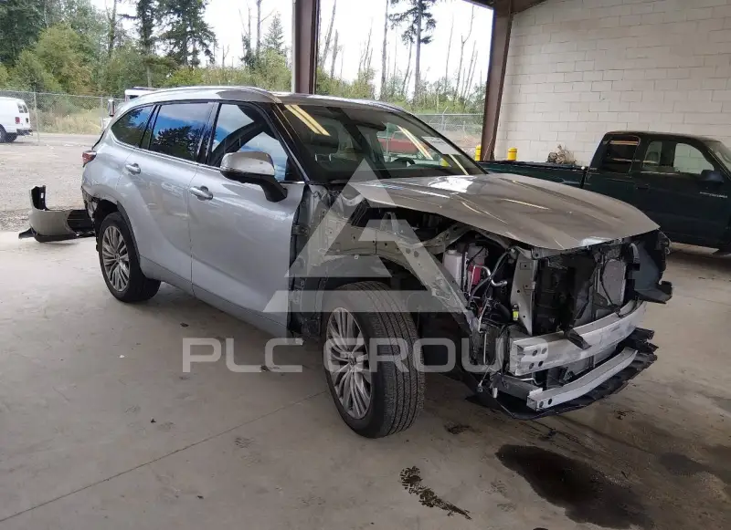 2023 Toyota Highlander фото