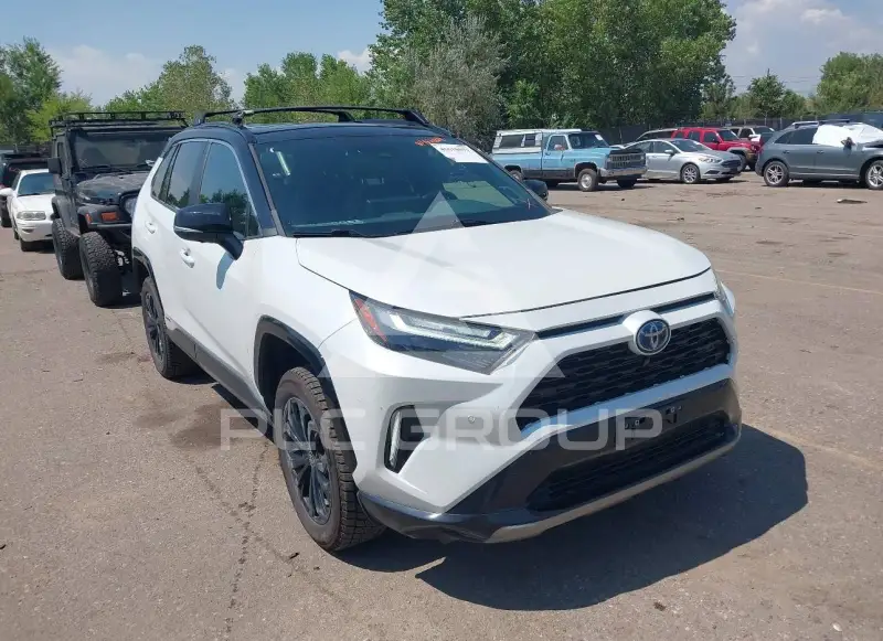 2023 Toyota RAV4 фото
