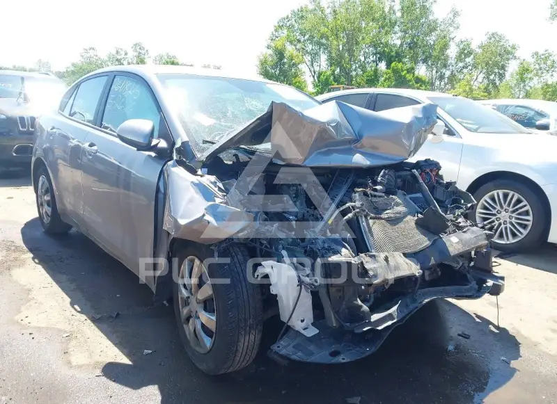 2023 KIA Rio фото