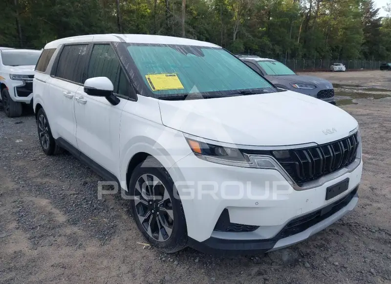 2023 KIA Carnival photo