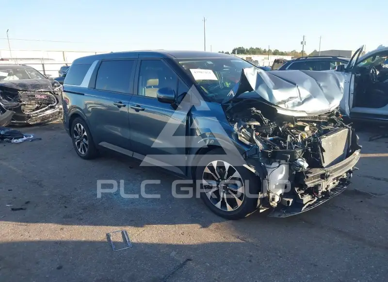 2023 KIA Carnival photo