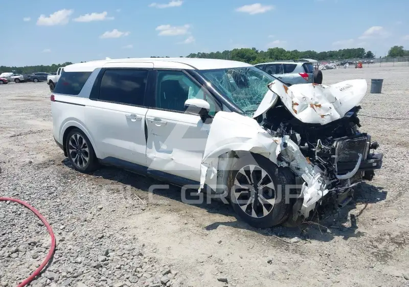 2023 KIA Carnival фото