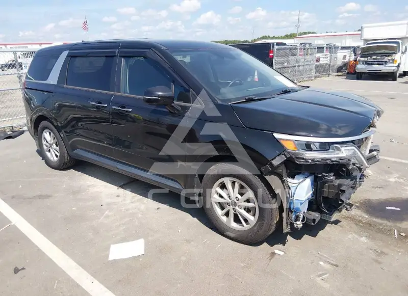 2023 KIA Carnival фото