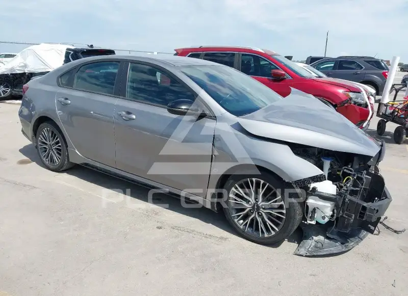 2023 KIA Forte фото