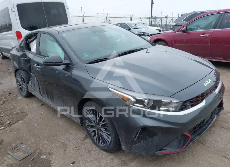 2023 KIA Forte фото