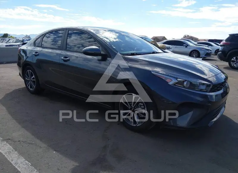 2023 KIA Forte фото
