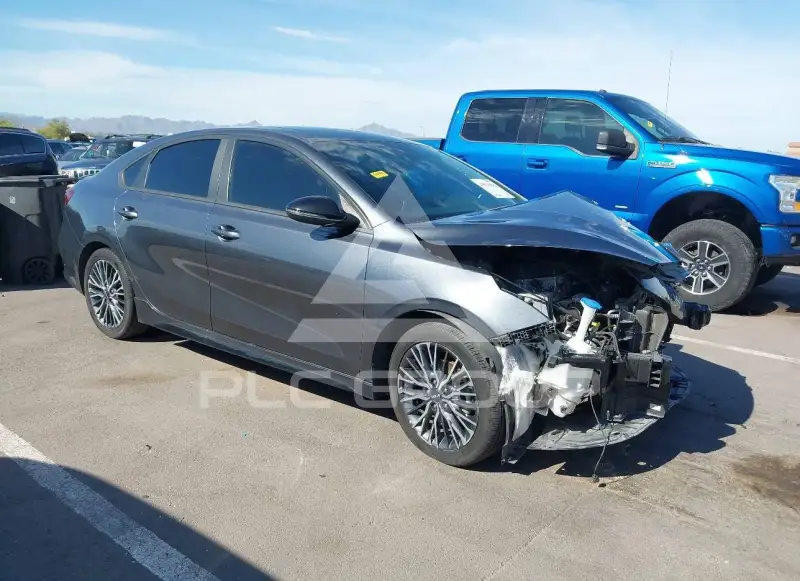 2023 KIA Forte фото