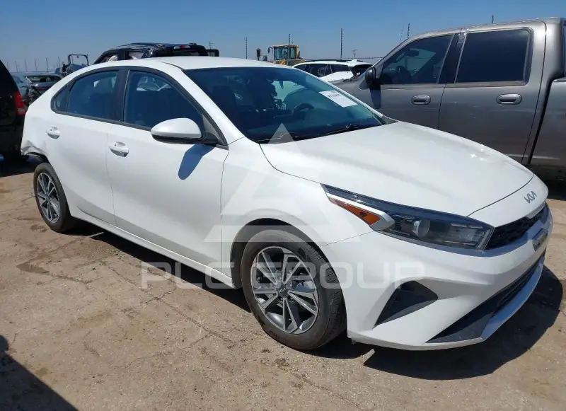 2023 KIA Forte фото