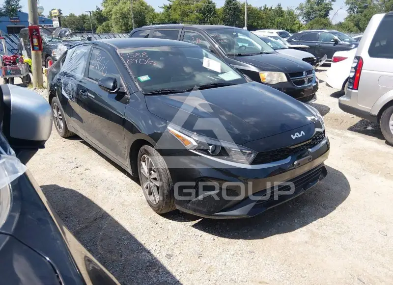 2023 KIA Forte фото