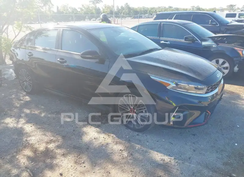 2023 KIA Forte фото