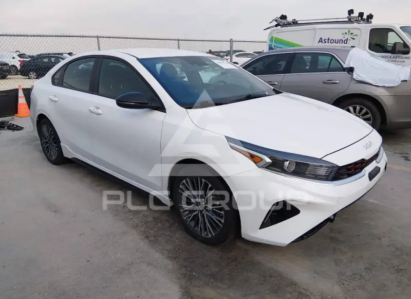 2023 KIA Forte фото