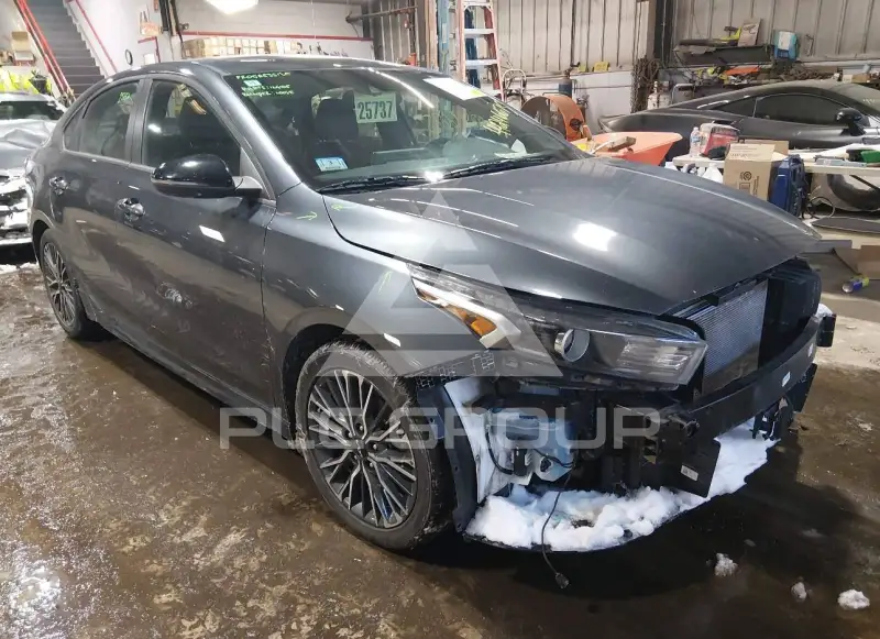 2023 KIA Forte фото