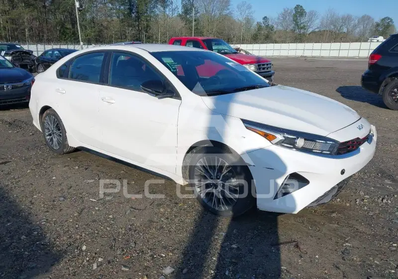 2023 KIA Forte фото
