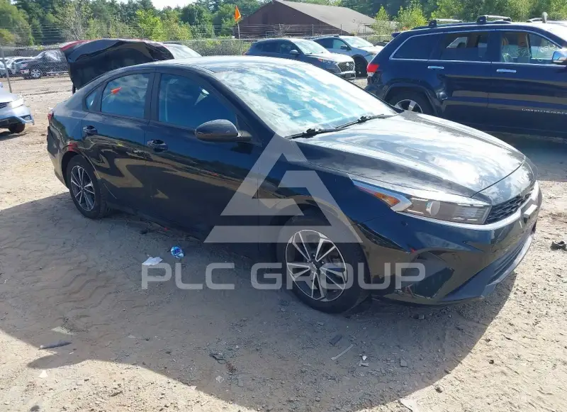 2023 KIA Forte фото