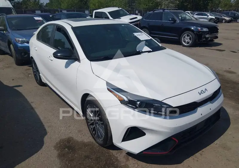 2023 KIA Forte фото