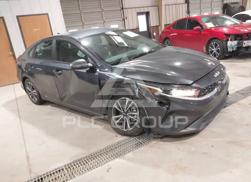 2023 KIA Forte фото