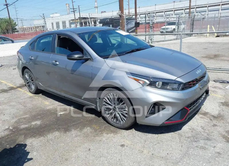 2023 KIA Forte фото