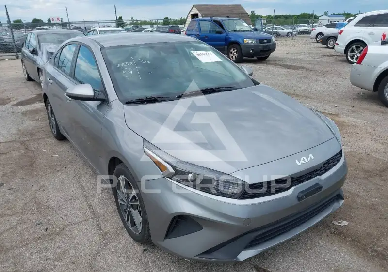 2023 KIA Forte фото