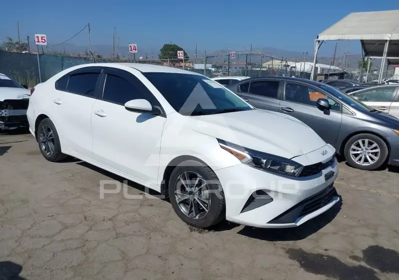 2023 KIA Forte фото