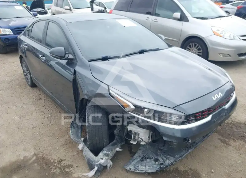 2023 KIA Forte фото