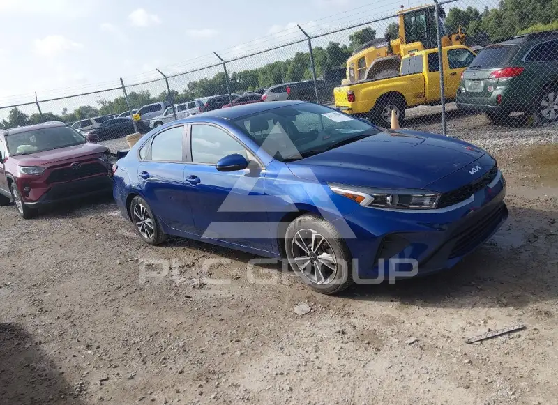 2023 KIA Forte фото