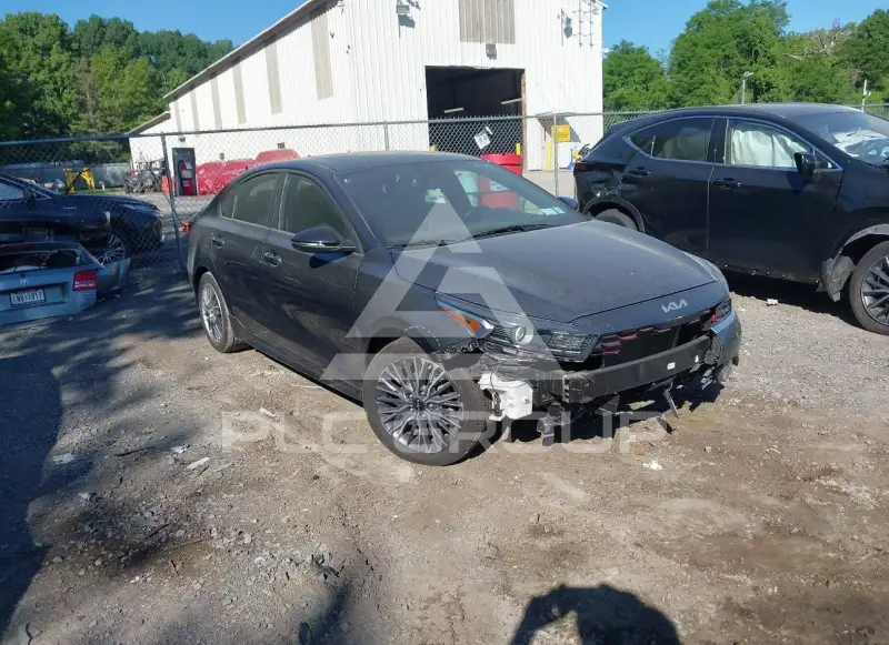 2023 KIA Forte фото
