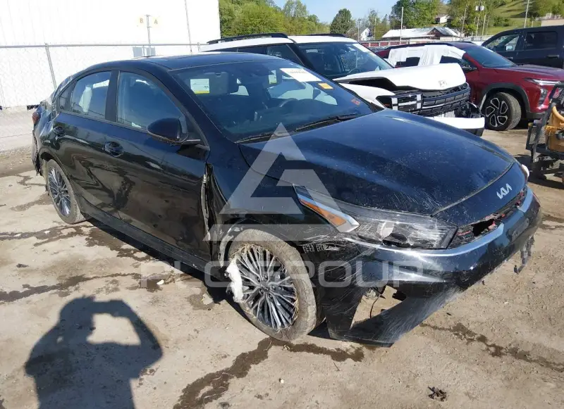 2023 KIA Forte фото